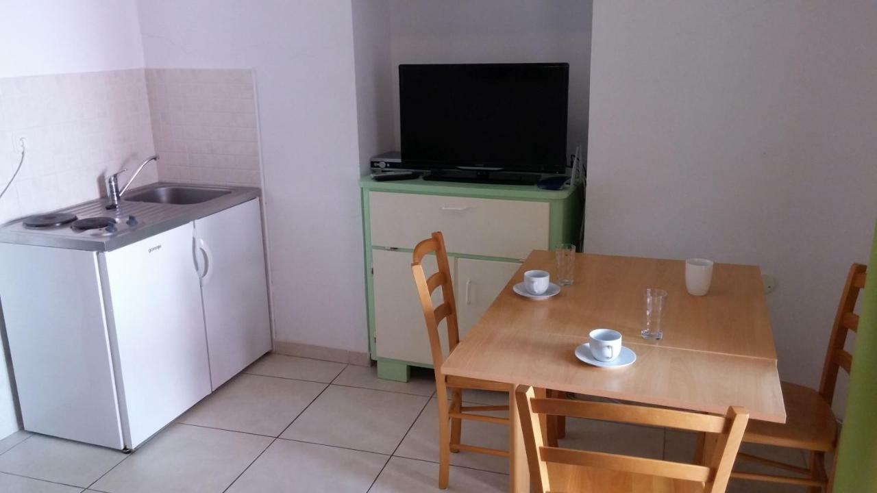 Apartamento Tutini Dvori Primošten Exterior foto
