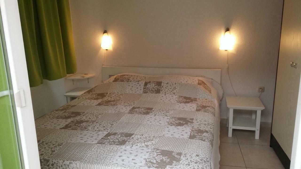 Apartamento Tutini Dvori Primošten Exterior foto